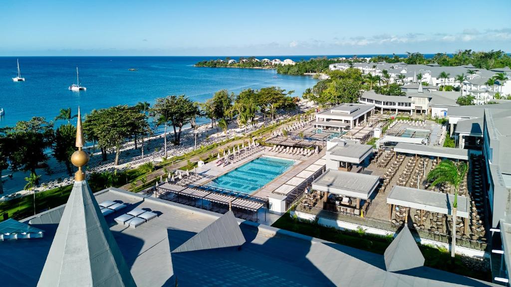 Bazén v ubytování Riu Negril - All Inclusive nebo v jeho okolí