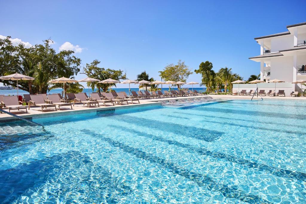 Bazén v ubytování Riu Negril - All Inclusive nebo v jeho okolí