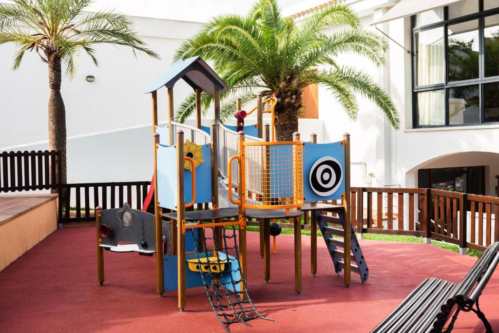 Herní místnost nebo prostor pro děti v ubytování Inturotel Esmeralda Park