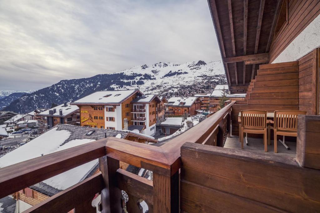 Nespecifikovaný výhled na hory nebo výhled na hory při pohledu z hotelu