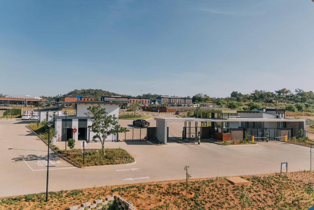 Lakhe Lethu Apartment: Green Valley Estate - Hizvo