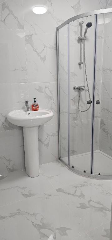 Bagno di Abi's World - 23 Kilmartin Grove Green, Hollystown, Dublin 15