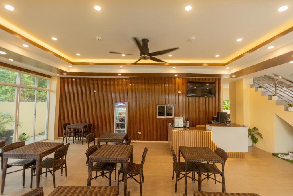Μια τηλεόραση ή/και κέντρο ψυχαγωγίας στο Anahaw Seaside Inn
