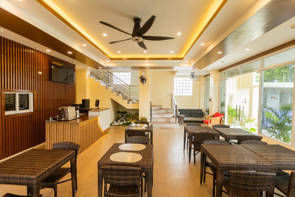 Η κουζίνα ή μικρή κουζίνα στο Anahaw Seaside Inn