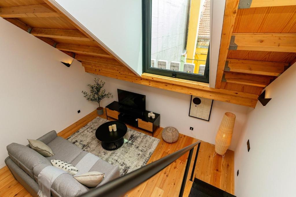 TV a/nebo společenská místnost v ubytování The coolest loft in the heart of the city center
