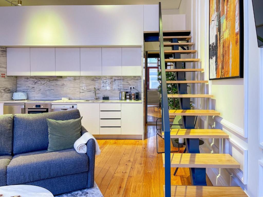 Kuchyň nebo kuchyňský kout v ubytování French-style duplex loft few steps to Douro River