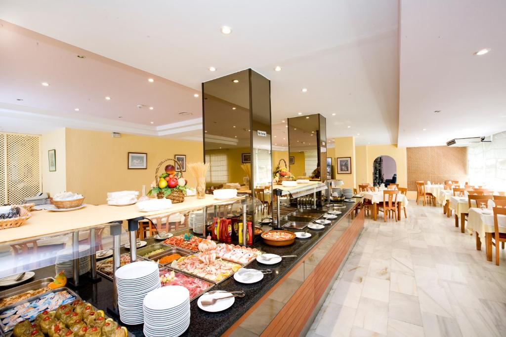 Hotel Monarque El Rodeo - Resim 23