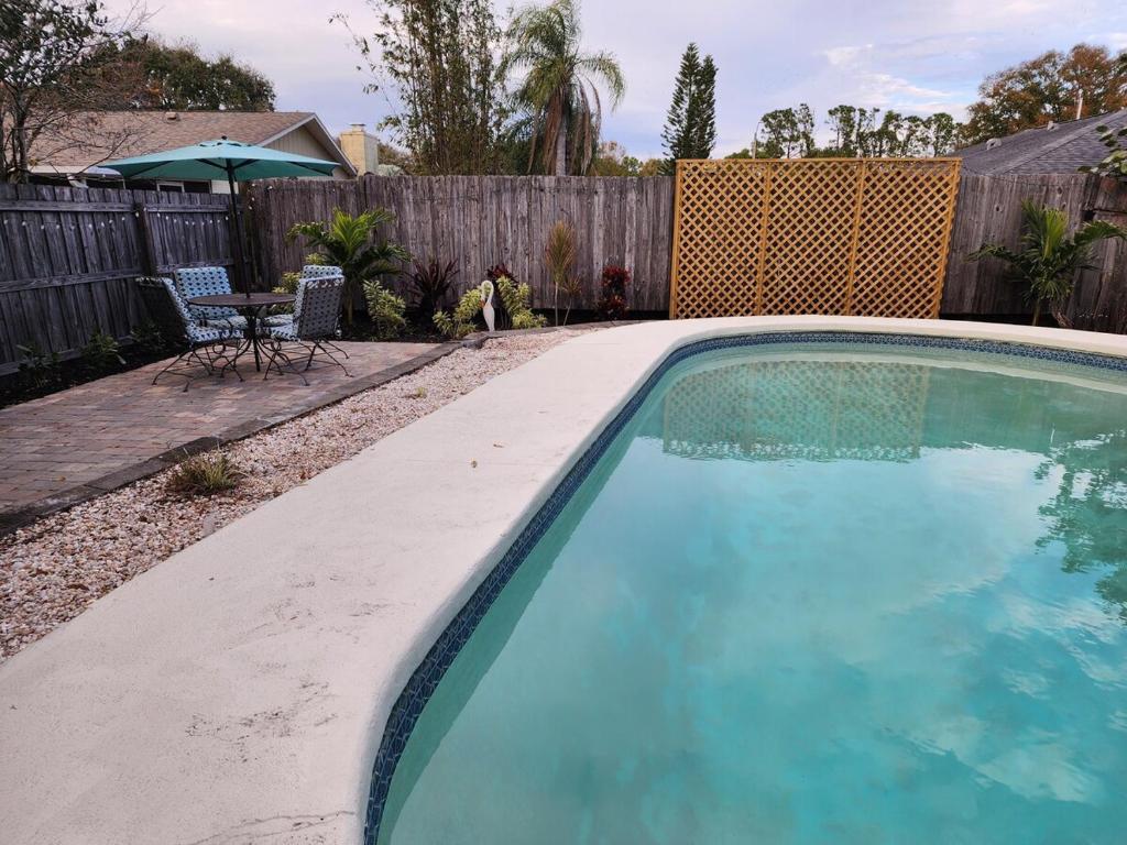 Bassein majutusasutuses 3BR Oasis with Pool in Cocoa või selle lähedal