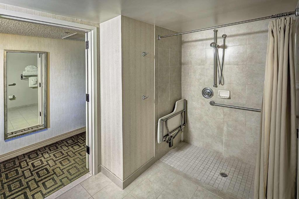 Hilton Sacramento Arden West - 