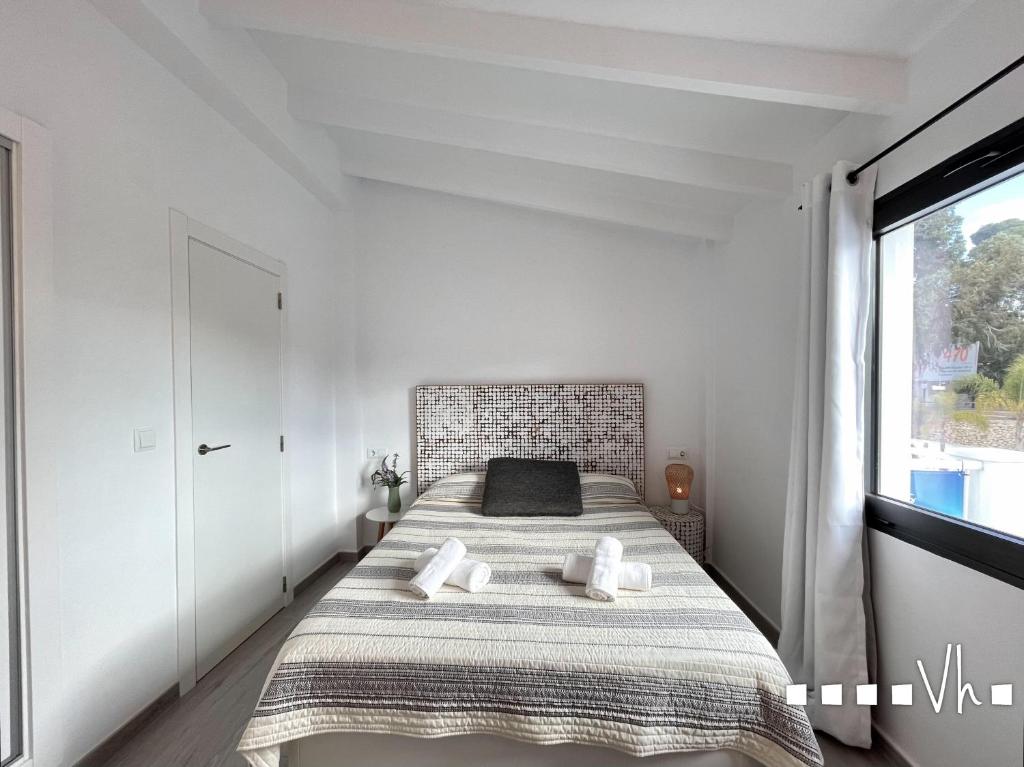 Postel nebo postele na pokoji v ubytování VH CostaBlanca - APARTAMENTO MARTA BEACH 3