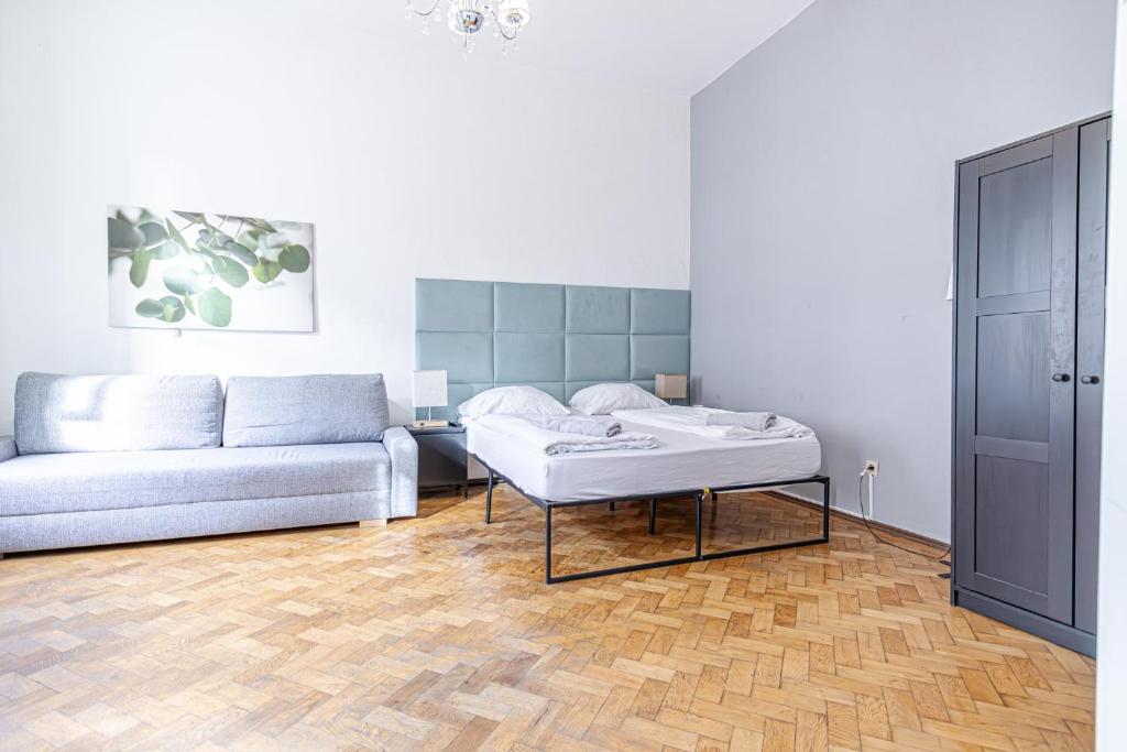 Curated visual reference: Gallery Detail: Short Term Rental In Vienna Top U3 Location Vienna Updated