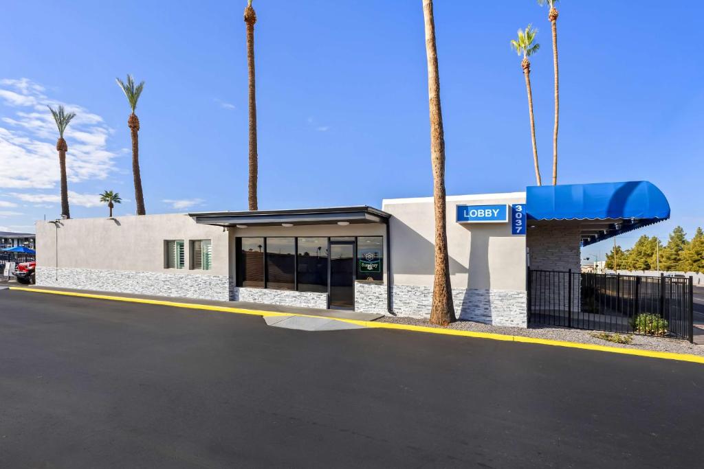 SureStay By Best Western Phoenix Airport photo