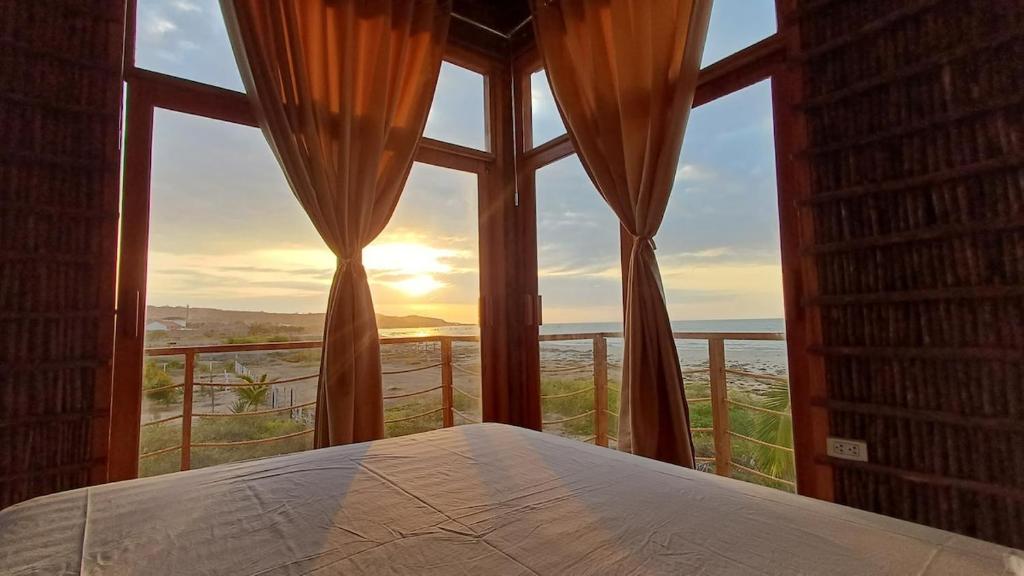 Top tower Caleta Grau Top Host