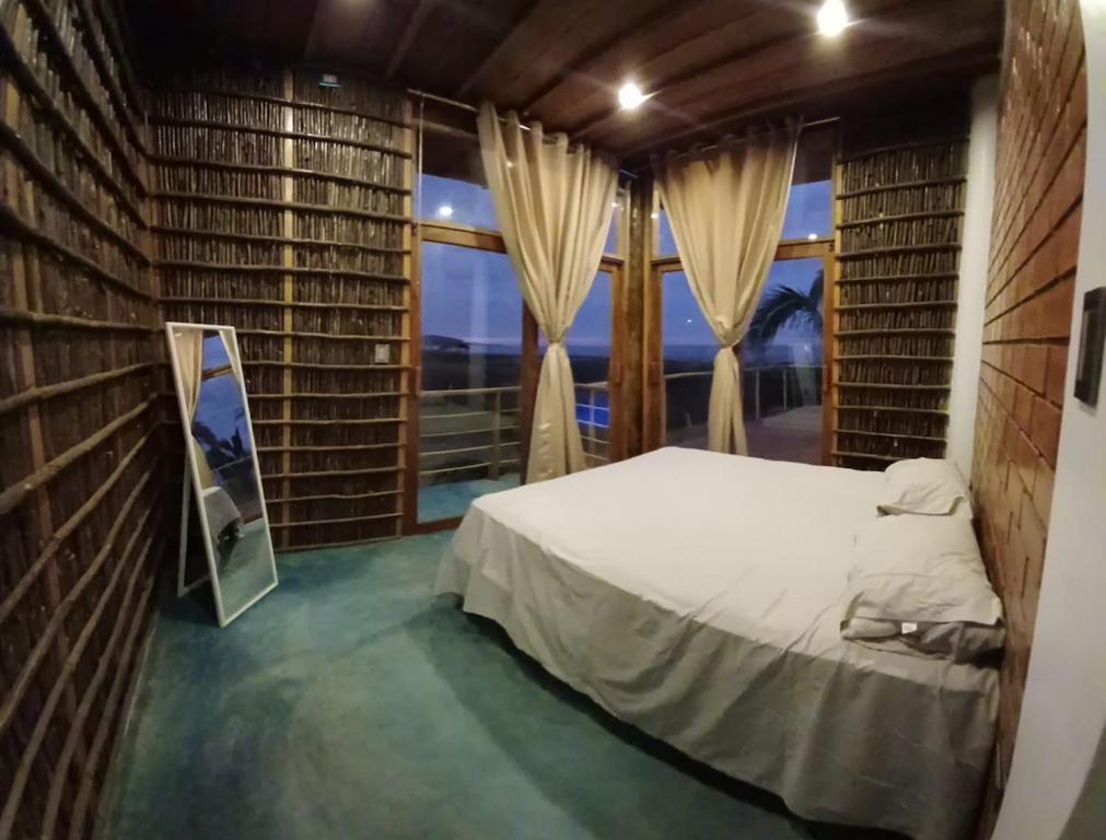 Top tower Caleta Grau Top Host