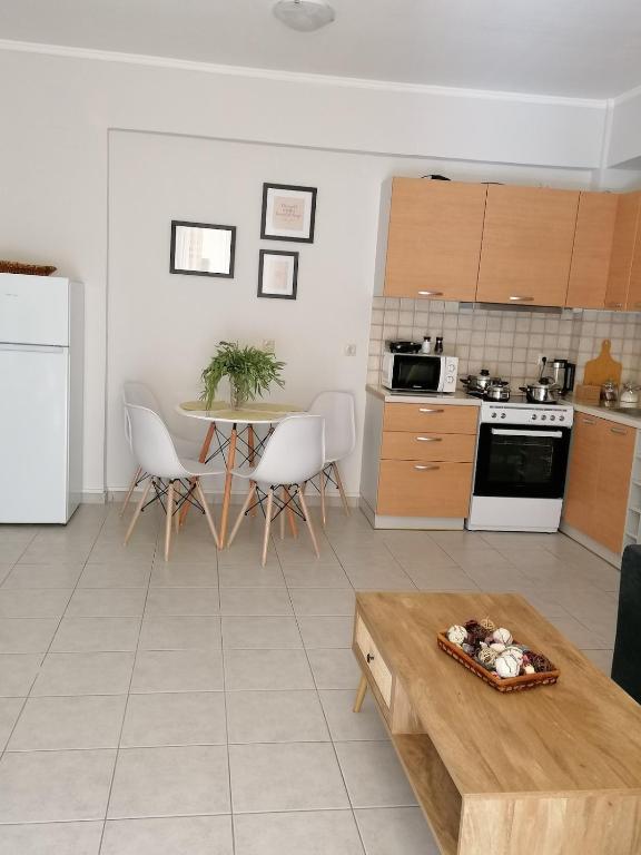 ROBERT's Flat in Nafplio Town Centre