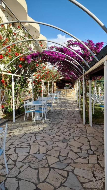 Restaurace v ubytování Mermaid Hotel Vlore