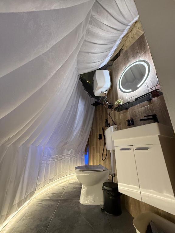 Koupelna v ubytování Cupola glamping dome Sarajevo