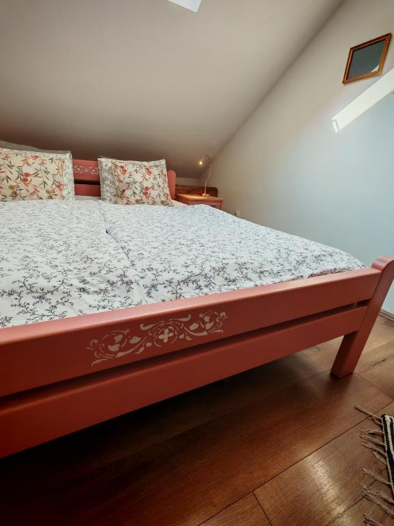 Voodi või voodid majutusasutuse Guest House Relić toas