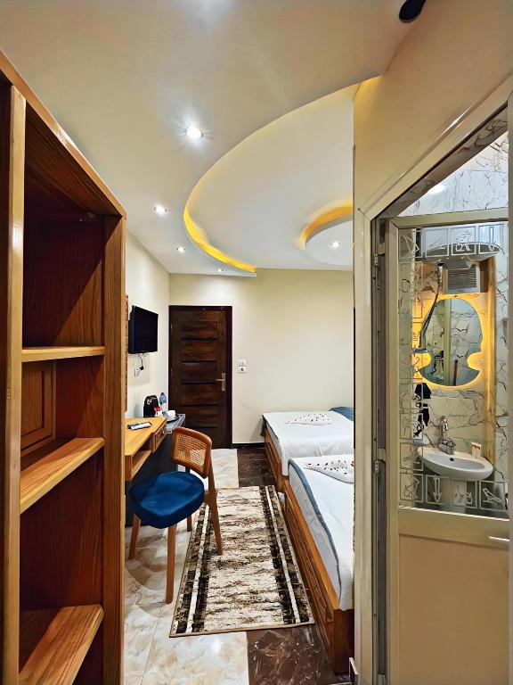 Pyramids Crypt Hotel - 6