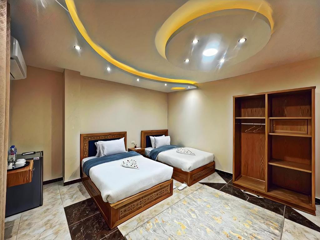 Pyramids Crypt Hotel - 11