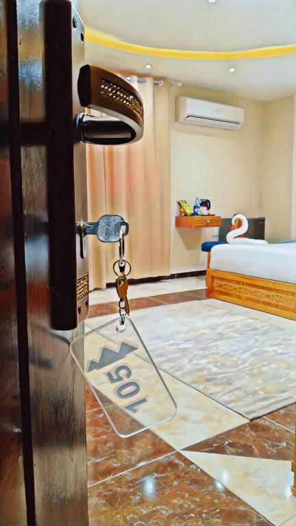 Pyramids Crypt Hotel - 8