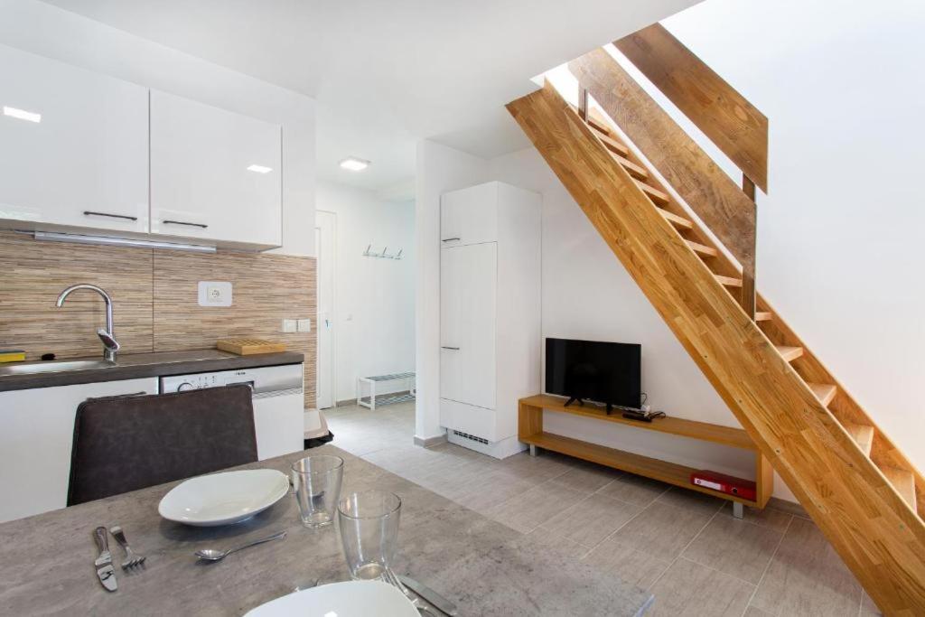 TV a/nebo společenská místnost v ubytování Apartma Zala