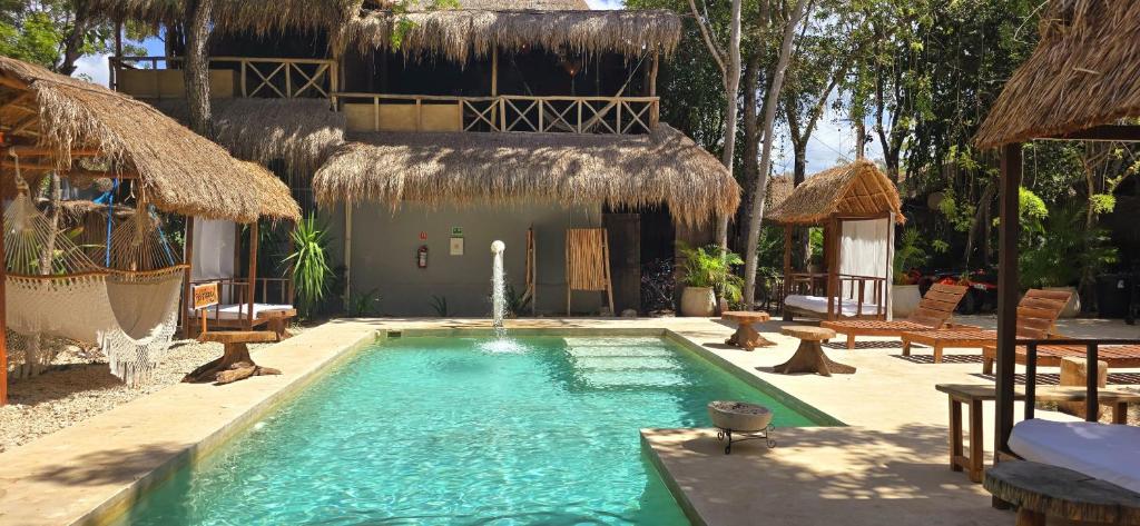 Bazén v ubytování Hotel Kin Tulum Jungle Deluxe nebo v jeho okolí