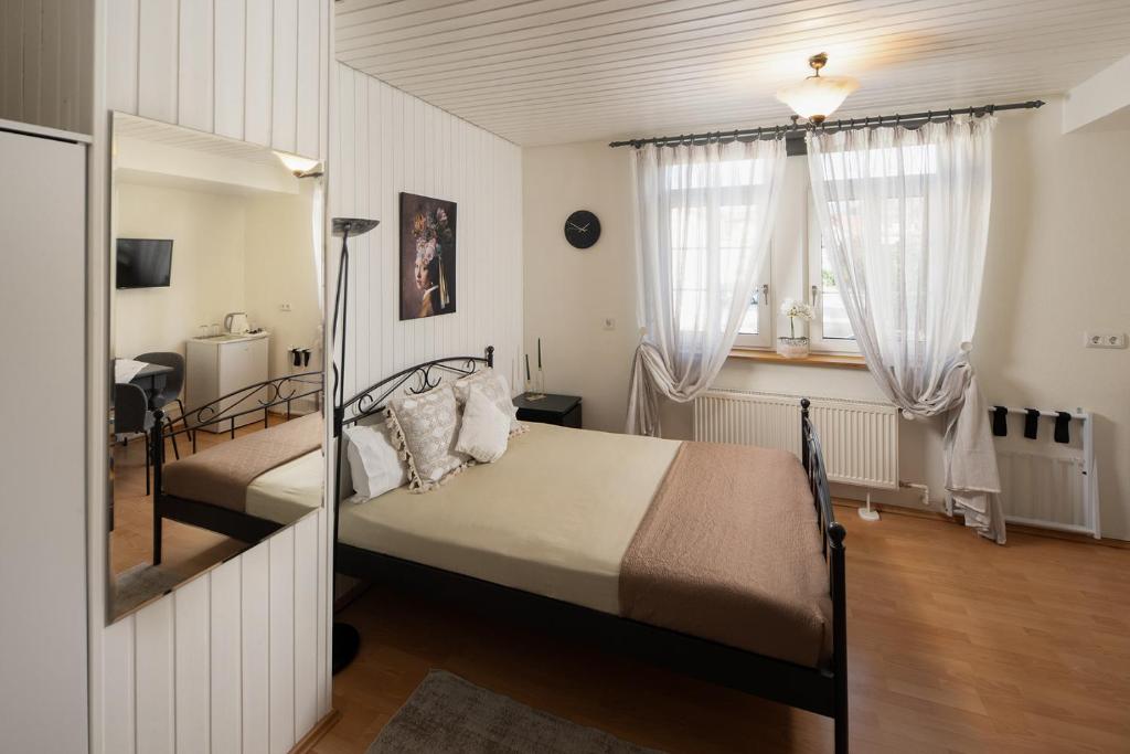 Syrtaki Rooms Comfortable Business Stay im Schwarzwald - Piccola Camera Doppia