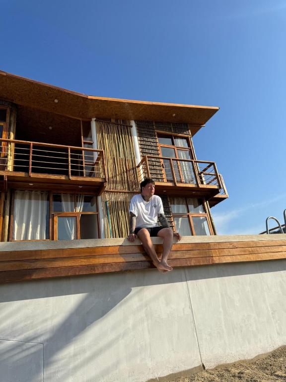 Caleta Grau flat Top Host Peru