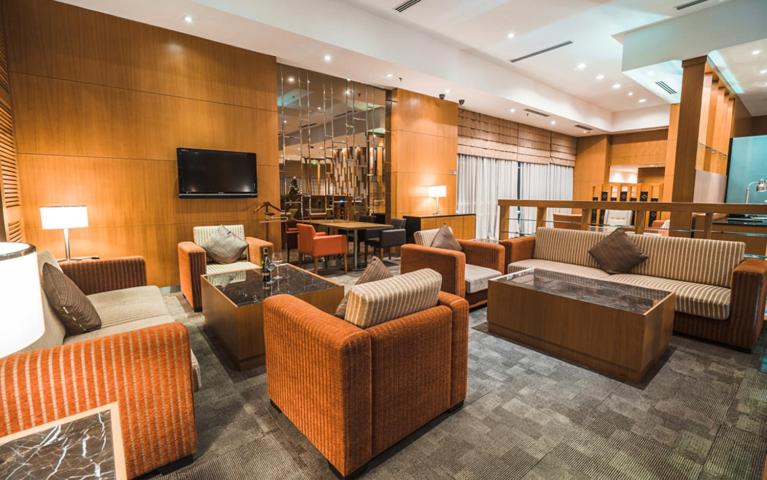 TV a/nebo společenská místnost v ubytování Zenith Hotel Kuantan