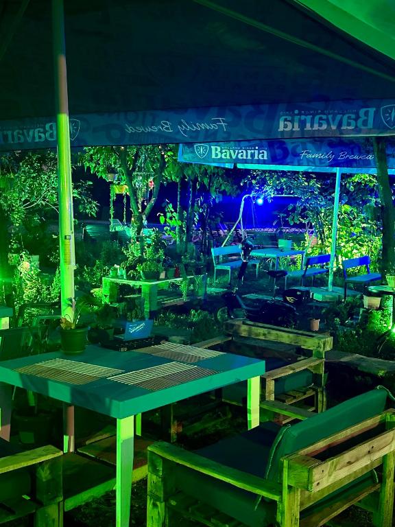 Fotografie z fotogalerie ubytování Napoli Nataxtari hotel,pool,bar,kamping v destinaci Natakhtari