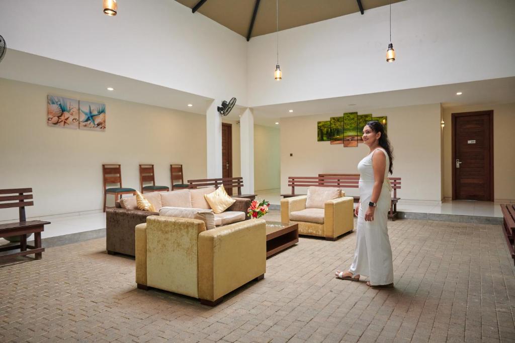 Posezení v ubytování Kethumathee Hotel & Banquet