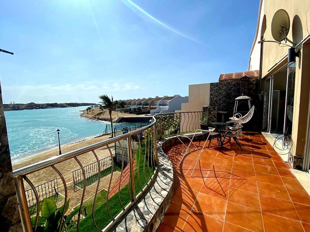 Landskap semula jadi dekat dengan chalet