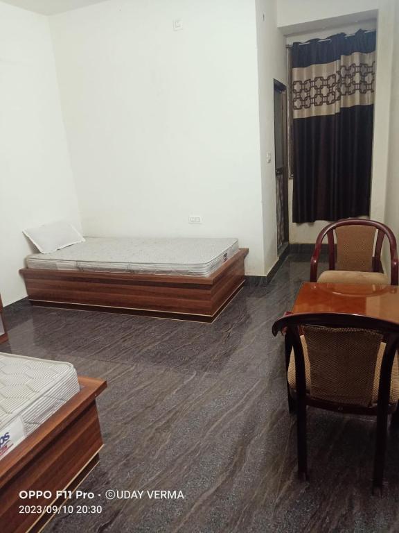Istumisnurk majutusasutuses Kumar guest house