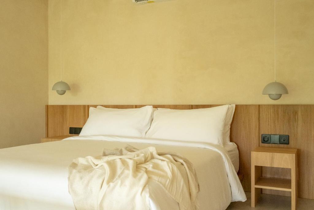 Ένα ή περισσότερα κρεβάτια σε δωμάτιο στο Calista Studios TIGA Quiet 1 BR home in peaceful jungle 10 mins away from the buzz of Uluwatu