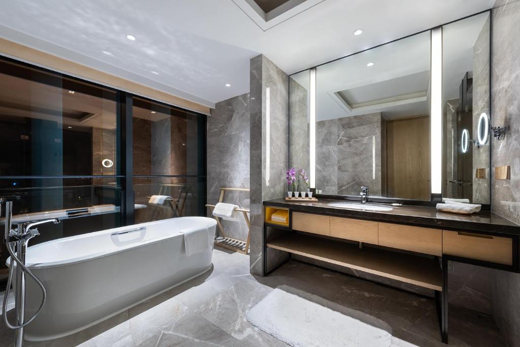 Koupelna v ubytování Grand Mercure Shanghai Lingang