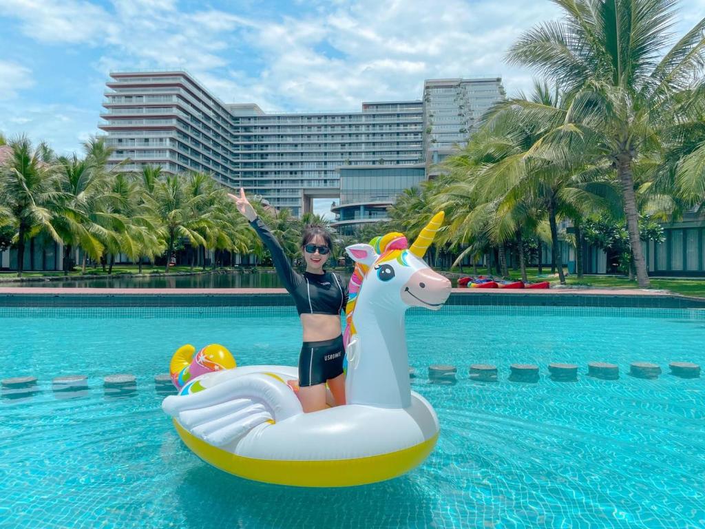 Bazén v ubytování KOI Resort & Residence Da Nang nebo v jeho okolí