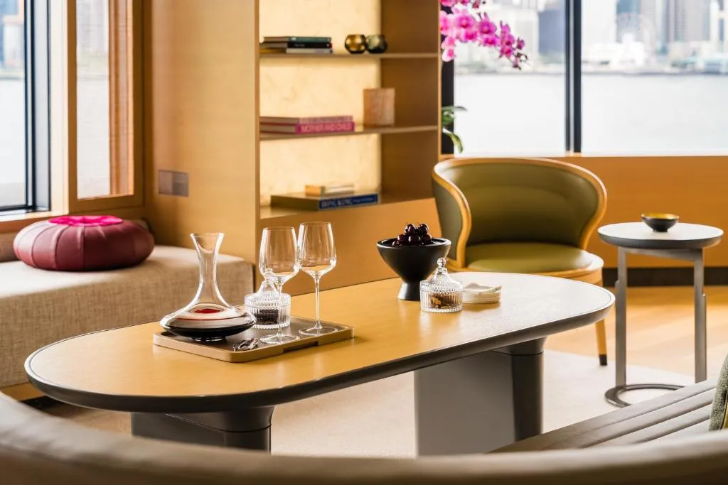 One-Bedroom Corner Suite with Harbor View - Regent Club Access