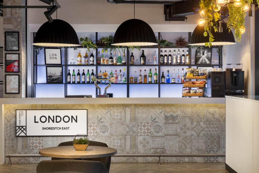 Nápoje v ubytování Four Points Flex by Sheraton London Shoreditch East