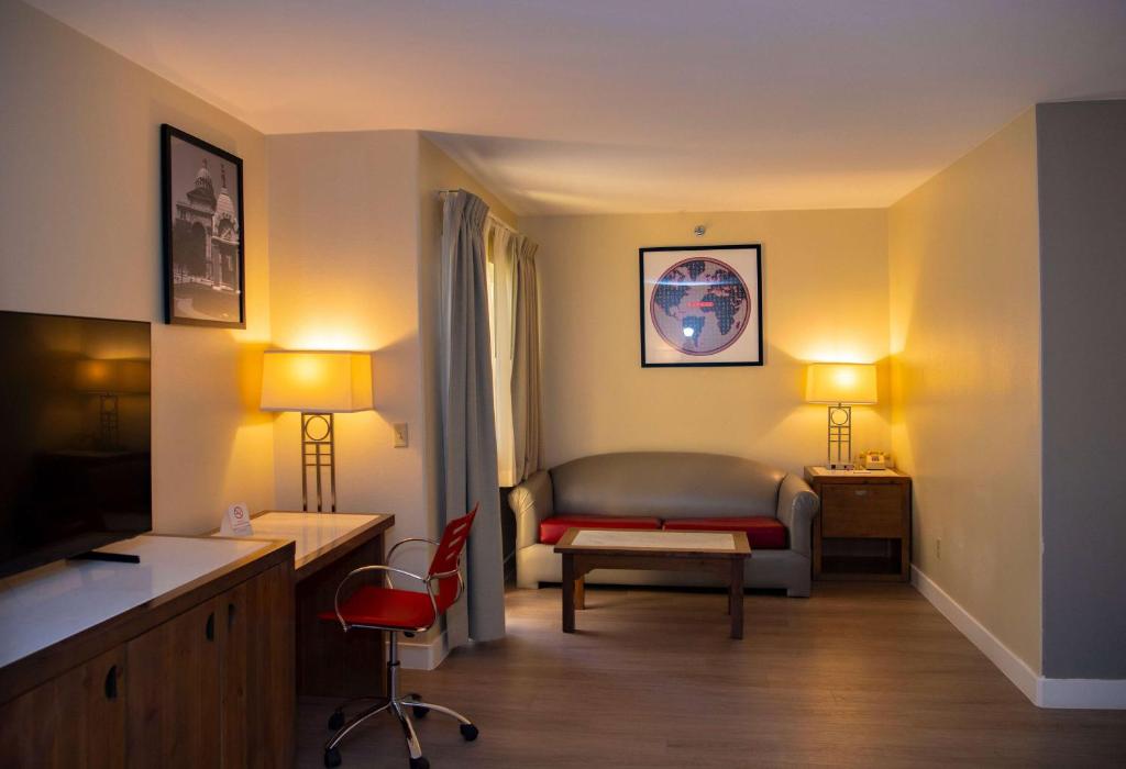 Ramada Plaza by Wyndham Garden Grove/Anaheim South - Suite King Deluxe - Non Fumatori