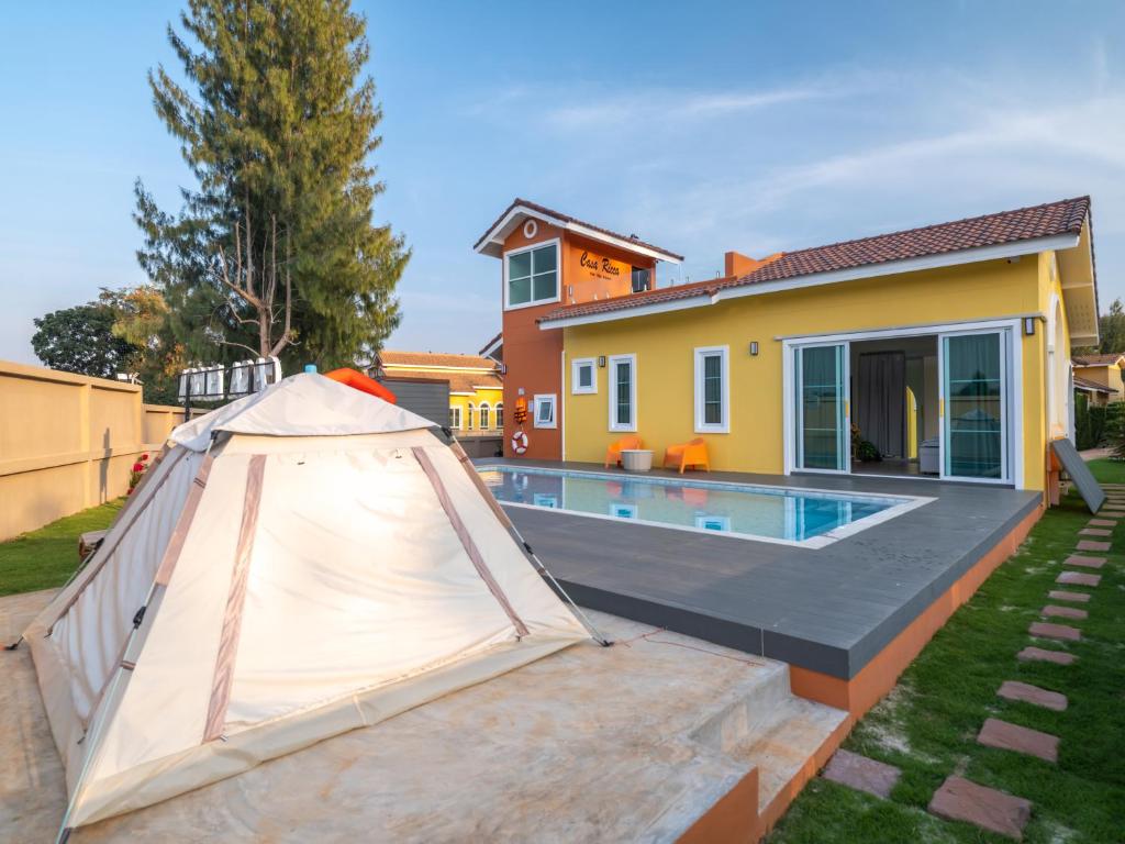 Bazén v ubytování Casa Ricca Pool Villa Khaoyai nebo v jeho okolí