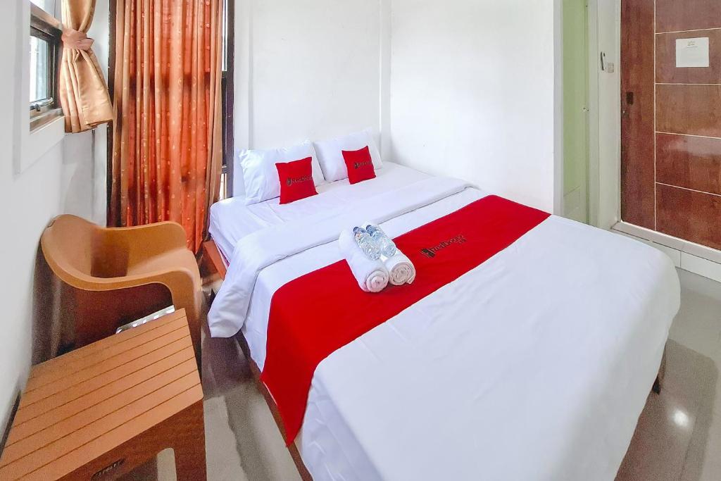 RedDoorz Syariah at Griya Wahid Alun Alun Batang - Habitación Doble Estándar