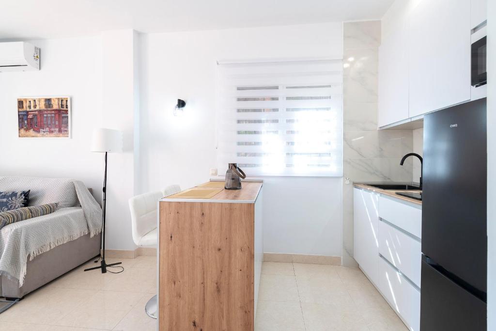 Kuchyňa alebo kuchynka v ubytovaní APARTAMENTO AÑORETa 113