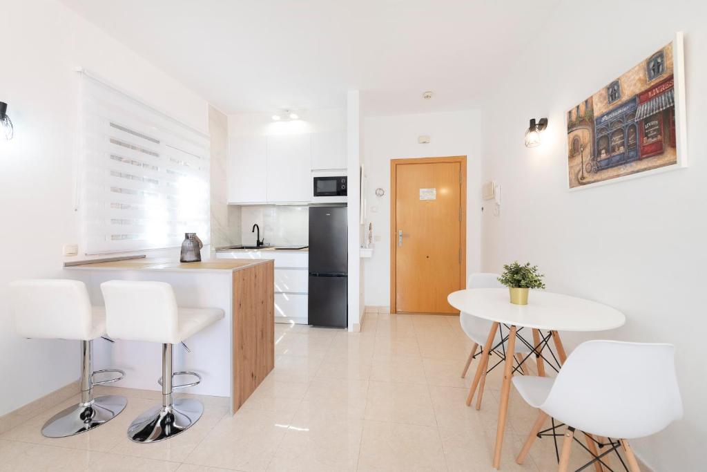 Kuchyňa alebo kuchynka v ubytovaní APARTAMENTO AÑORETa 113