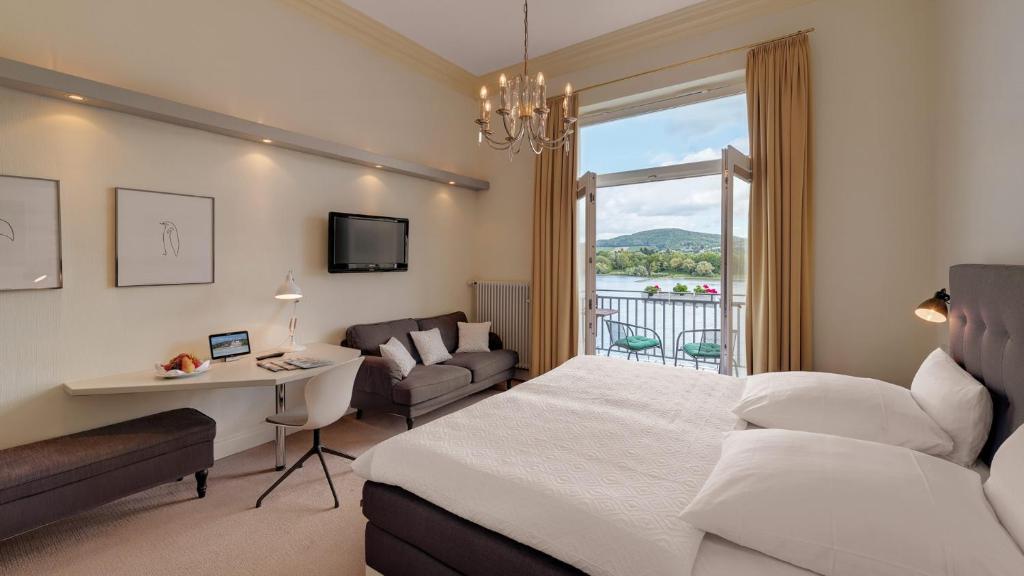 Rheinhotel Dreesen - Superior Doppelzimmer Mit Flussblick Und Balkon