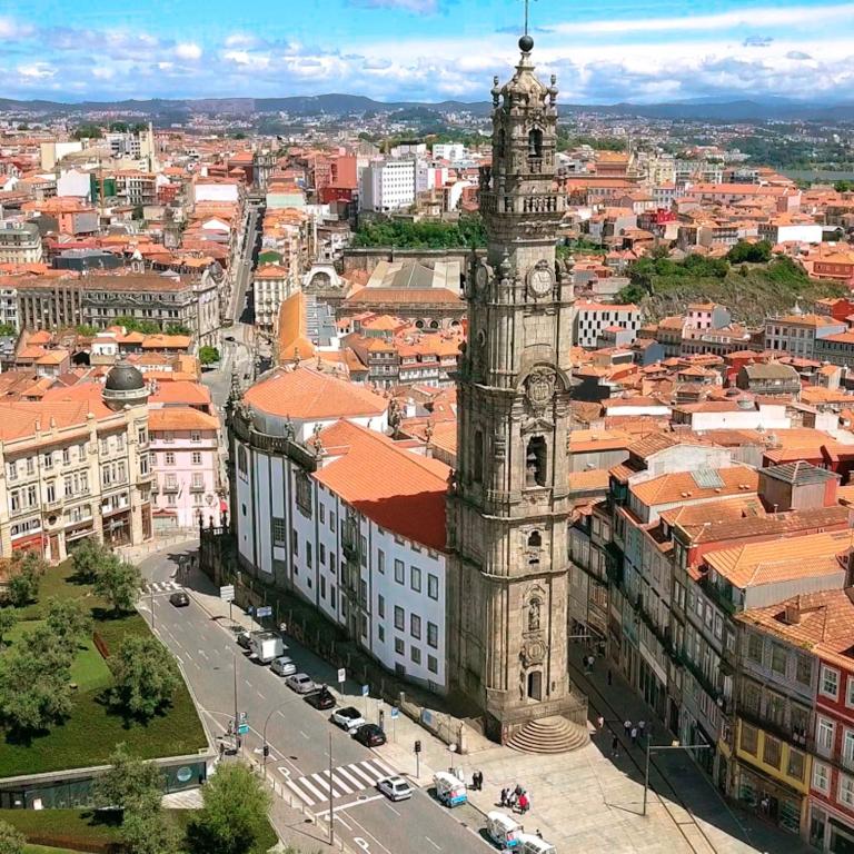 Nespecifikovaný výhled na destinaci Porto nebo výhled na město při pohledu z apartmánu