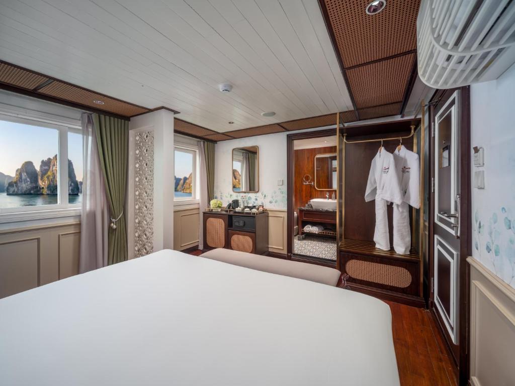 Signature Royal Halong Cruise - 15