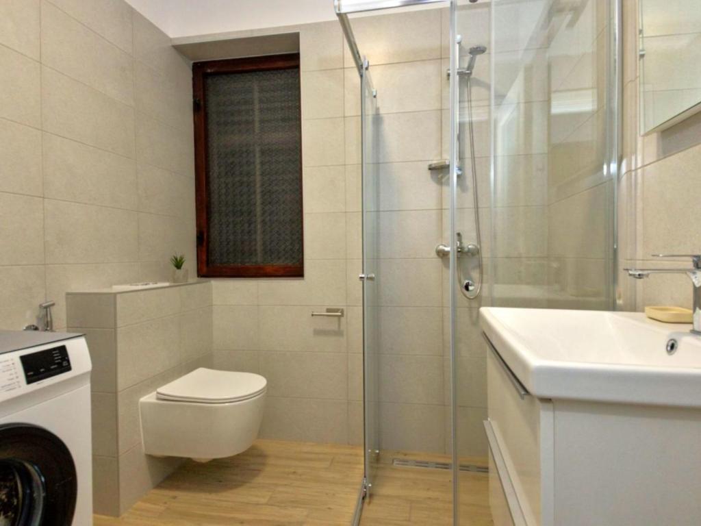 Kúpeľňa v ubytovaní Apartment Bellevue-2 by Interhome