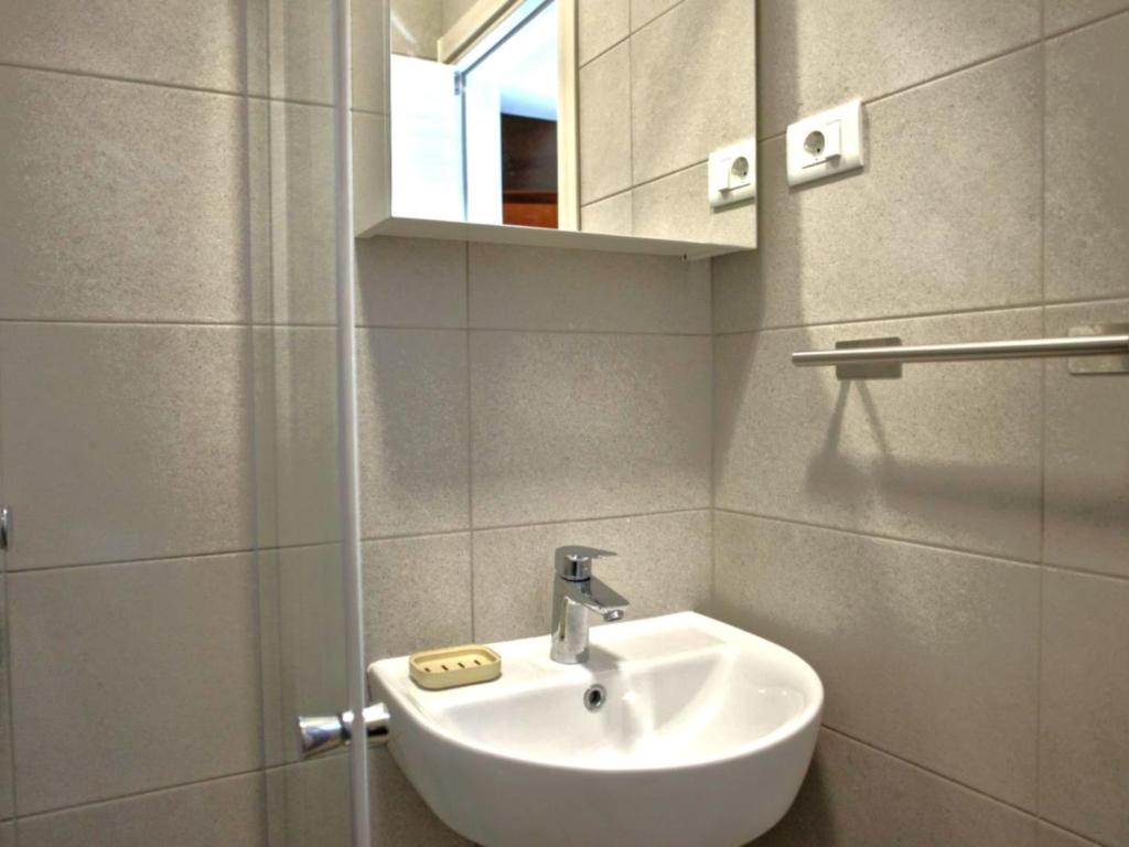 Kúpeľňa v ubytovaní Apartment Bellevue-2 by Interhome