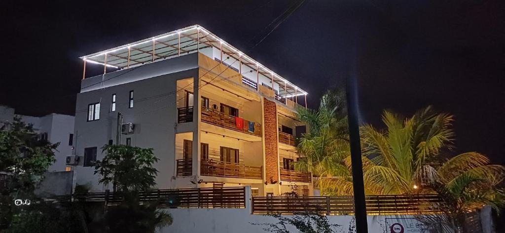 Budova, kde se aparthotel nachází